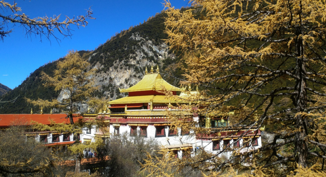 Chonggu Temple in Yading